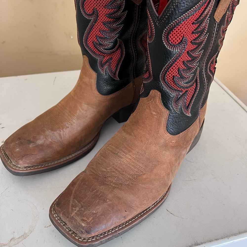 Ariat Cowpuncher 11EE